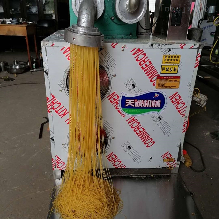 自熟型杂粮面条机客户来厂试机生产